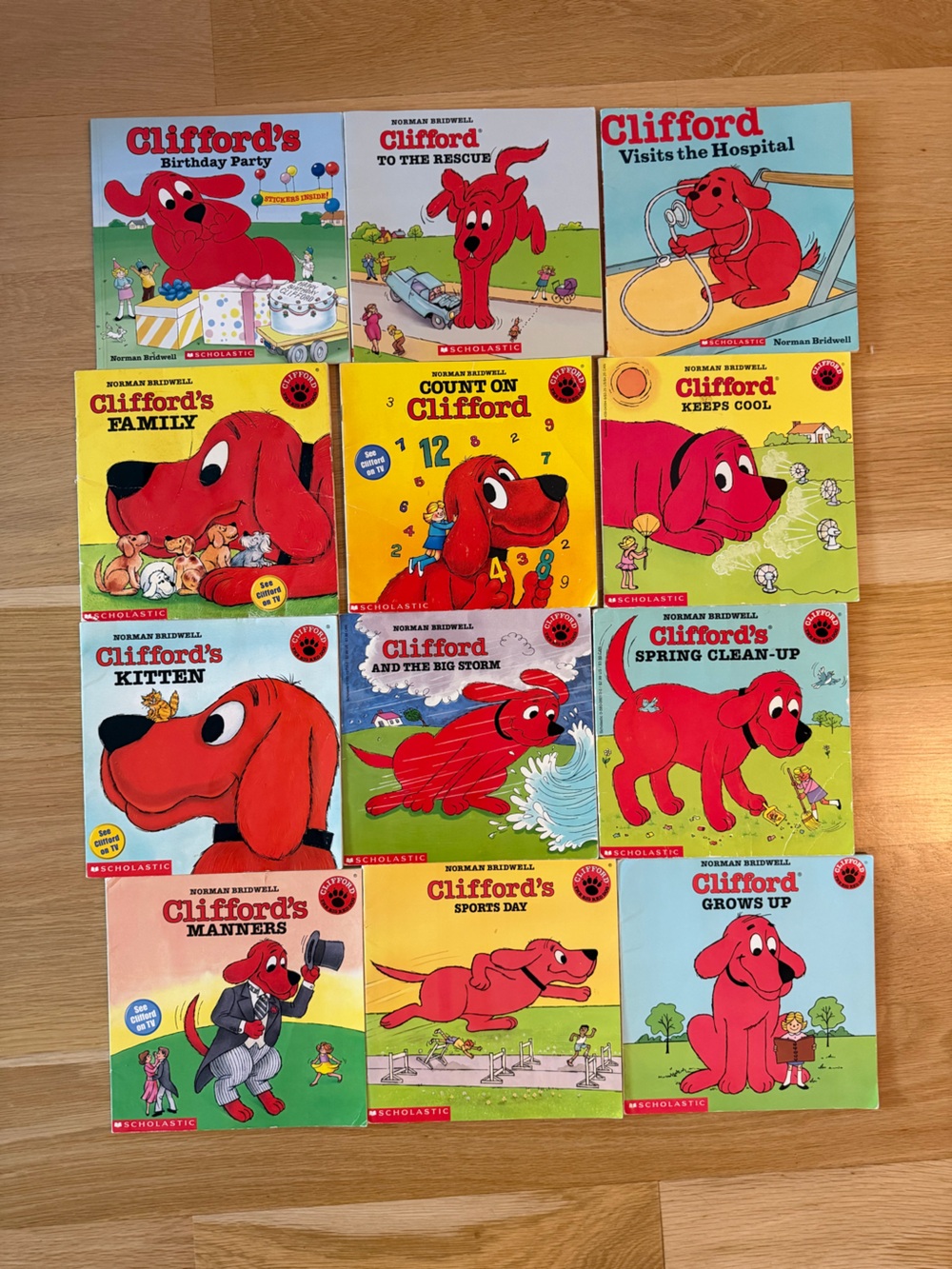 Scholastic Clifford the Big Red Dog: 12 Book Bundle